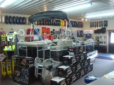 Showroom in Boat Season